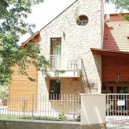 Relaxo Apartmanház Cserkeszőlő