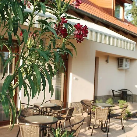Relaxo Apartmanház Panzió *