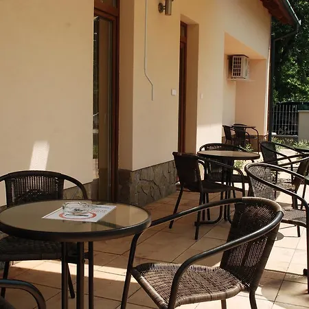 Nocleg ze śniadaniem Relaxo Apartmanhaz *