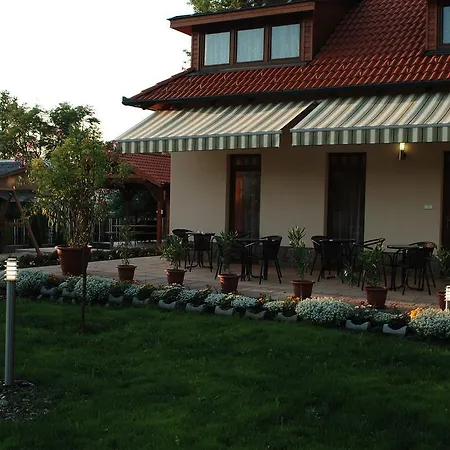 Nocleg ze śniadaniem Relaxo Apartmanhaz