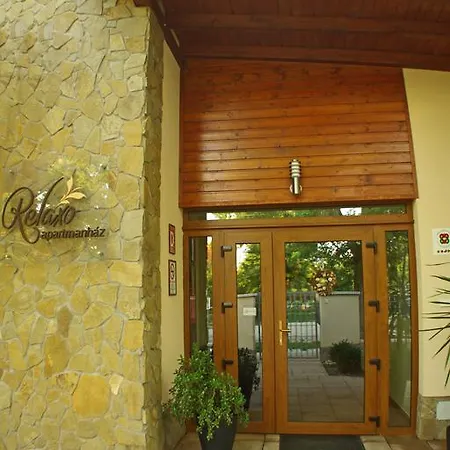Relaxo Apartmanhaz Nocleg ze śniadaniem Cserkeszőlő
