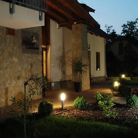 Relaxo Apartmanház Bed & Breakfast