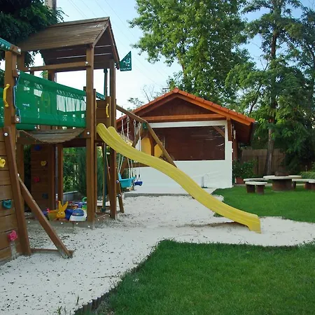 Relaxo Apartmanhaz * Cserkeszőlő