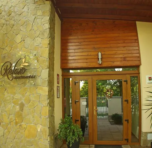 Relaxo Apartmanhaz Bed & Breakfast Cserkeszolo